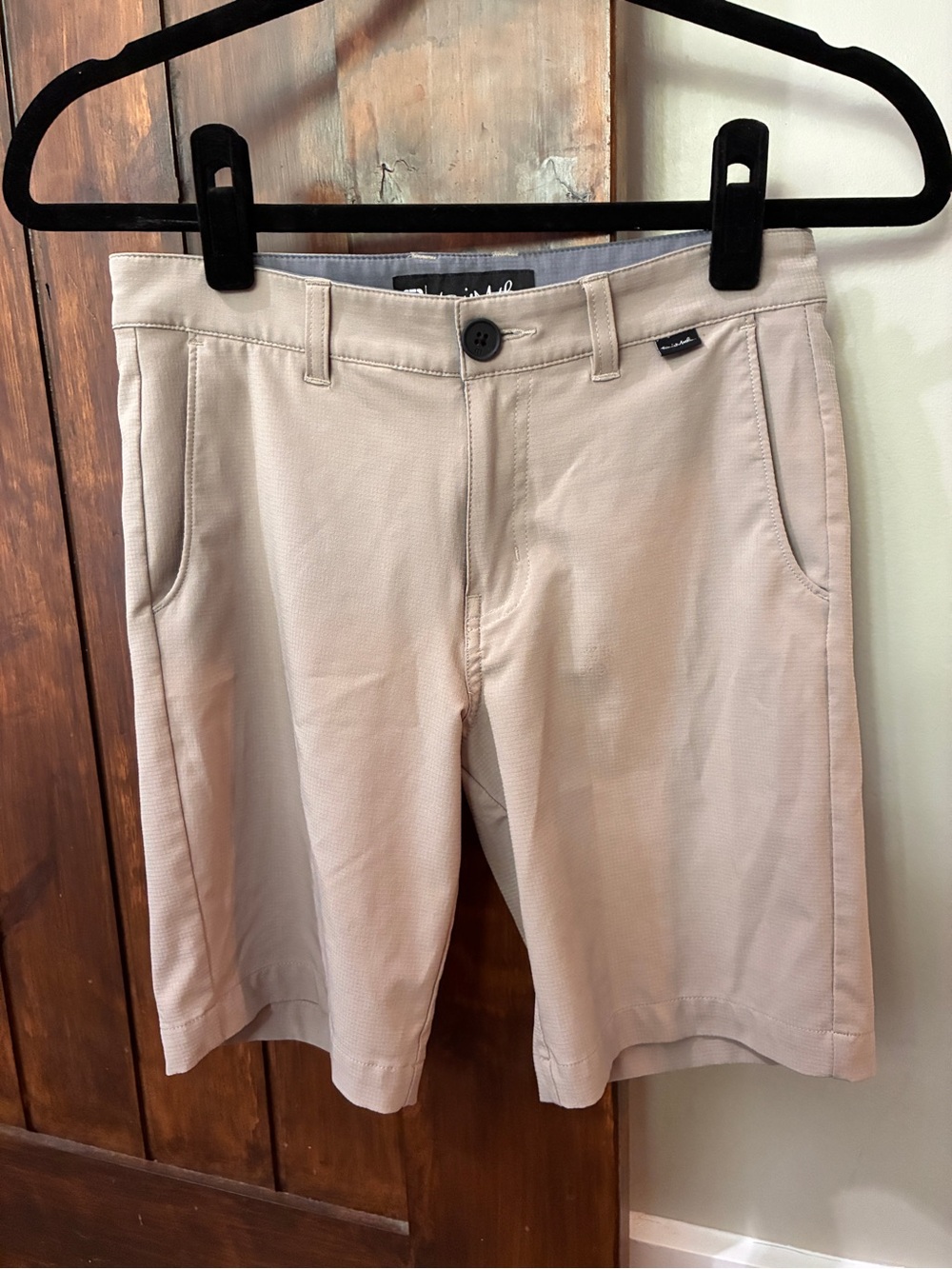 Travis Mathew Youth Boys Khaki Golf Shorts 12 Performance Stretch EUC Resort Fun